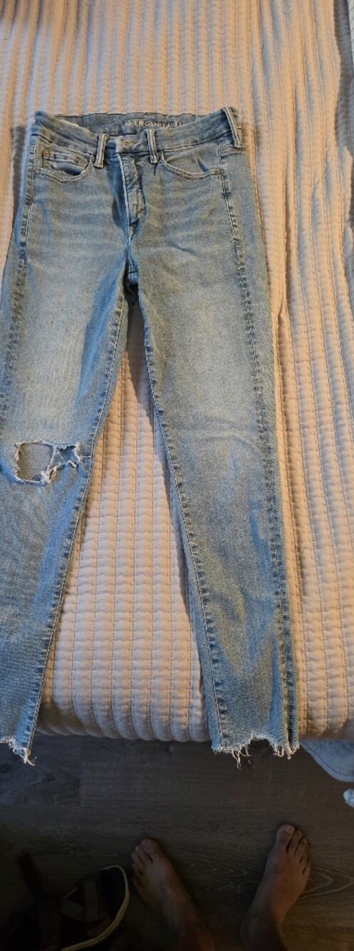 American Eagle Outfitters Light Blue Distressed Skinny Jeans